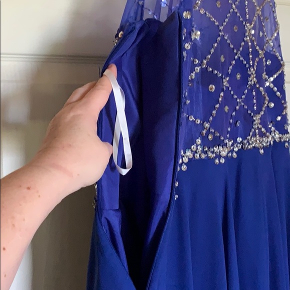 Prom dress - Picture 5 of 7